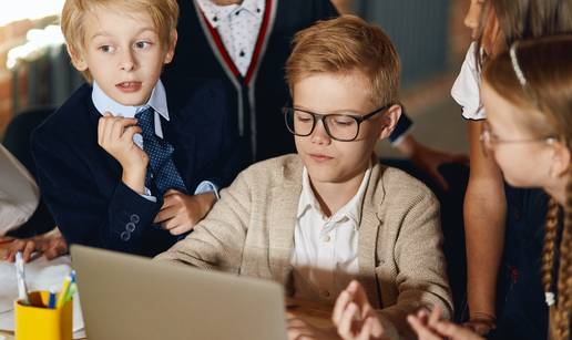 Mo&zcaron;e li na&scaron;e dru&scaron;tvo vi&scaron;e i kvalitetnije ulagati u odgoj i obrazovanje darovite djece?