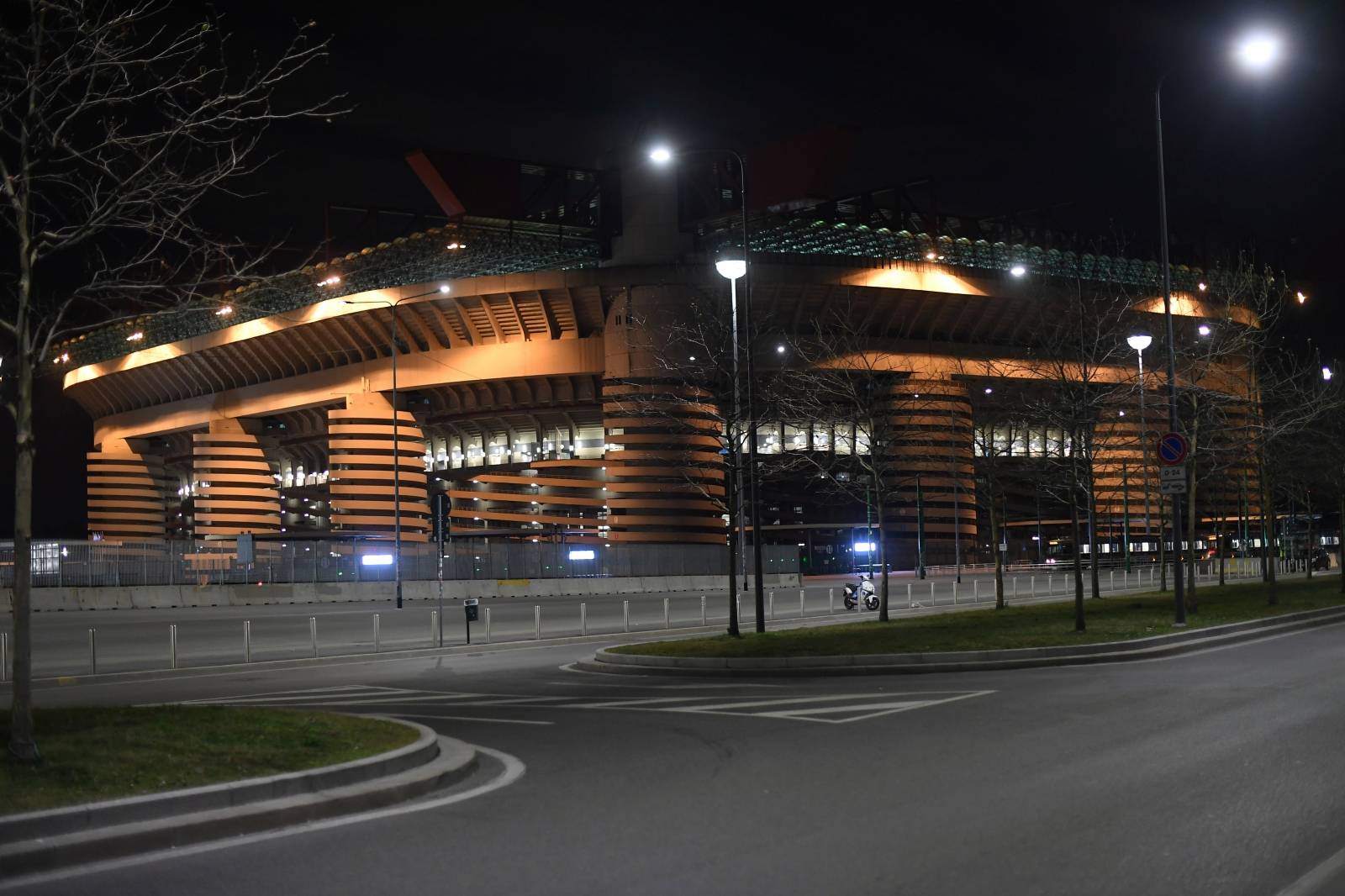 Soccer fans shut out of Inter Milan v Ludogorets match over coronavirus fears
