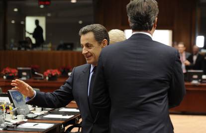 Sarkozy ignorirao Camerona: 'Majstorski' izbjegao rukovanje
