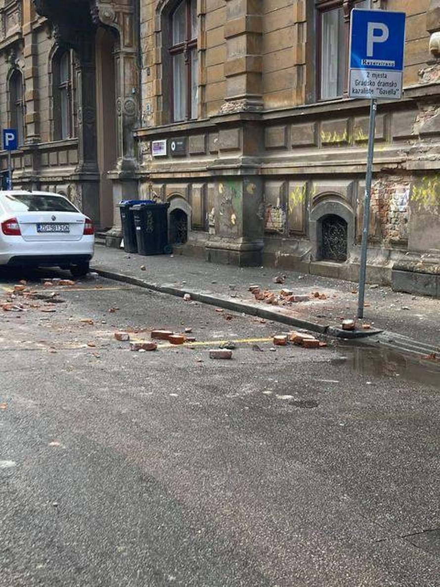 Uživo iz Petrinje: Poginulo je 7 ljudi, grad je u ruševinama...