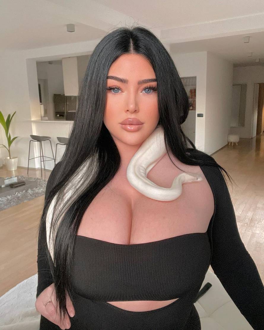 Bujna Claudia osvrnula se na jučerašnju utakmicu Vatrenih, ali u prvi plan ipak pali aduti