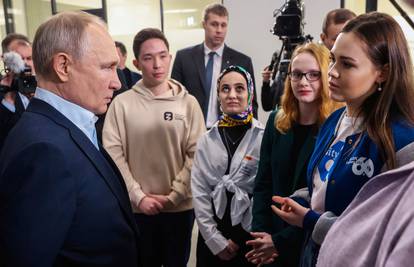 Putin ignorirao njemačku odluku o tenkovima, davao studentima savjete o karijeri