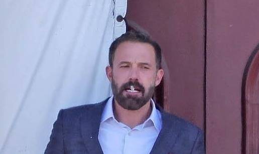 Zašto Ben Affleck nosi vjenčani prsten? 'Ulovili' ga paparazzi...