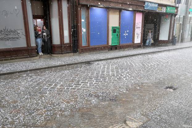 Zagreb: Jaka tuča pogodila Zagreb