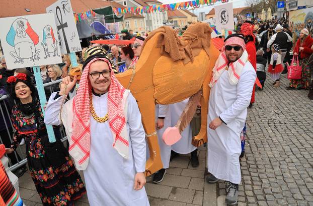 Velika povorka maskiranih grupa na 200. Samoborskom fašniku