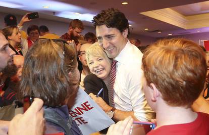 Žene obožavaju kanadskog premijera koji se voli razgolititi