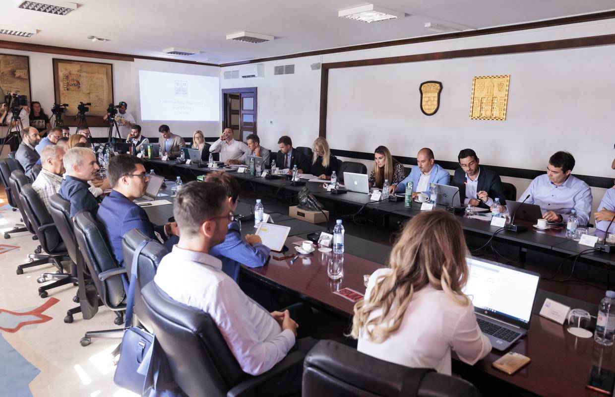 Skupština: Splitska Gradska uprava od sad umjesto 12 ima osam upravnih odjela