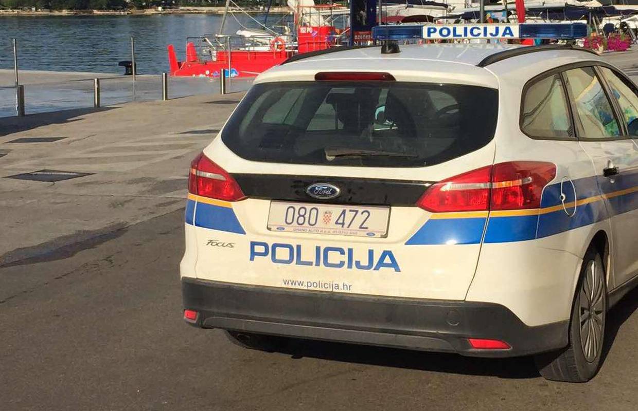 Policija traži svjedoke nesreće u Kaštel Lukšiću: Vozač autom naletio na dijete pored škole