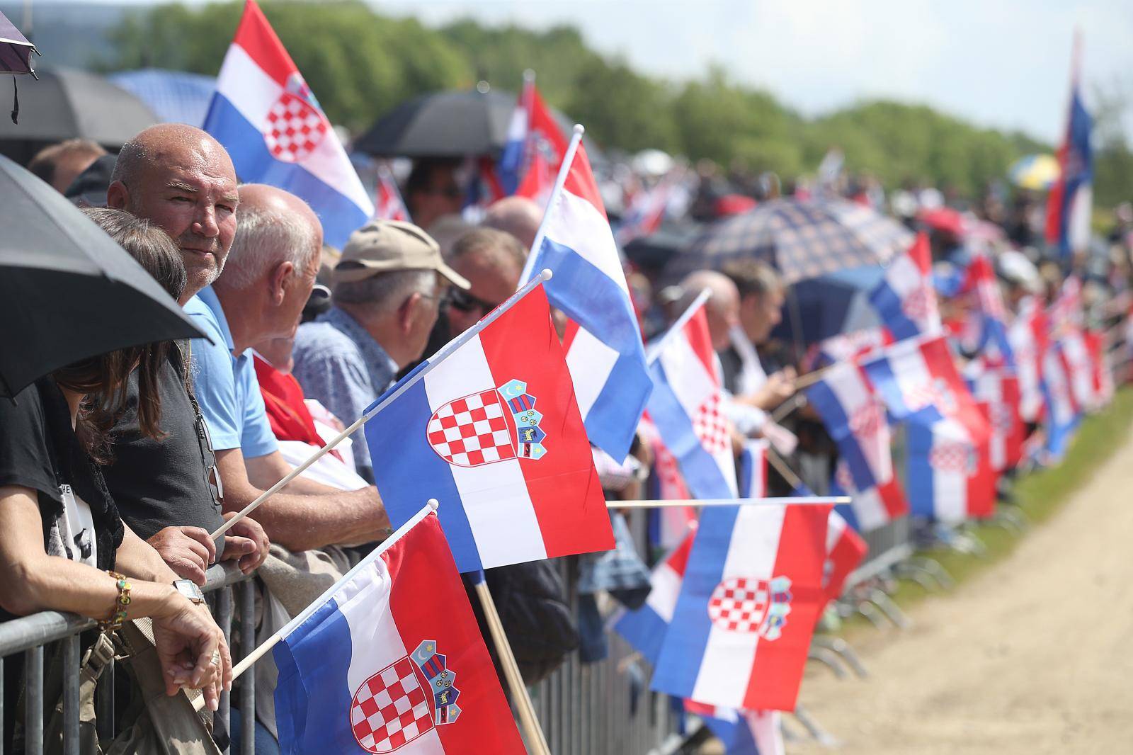 Zabranjena i zastava HOS-a: U Austriji možete ići iza rešetaka