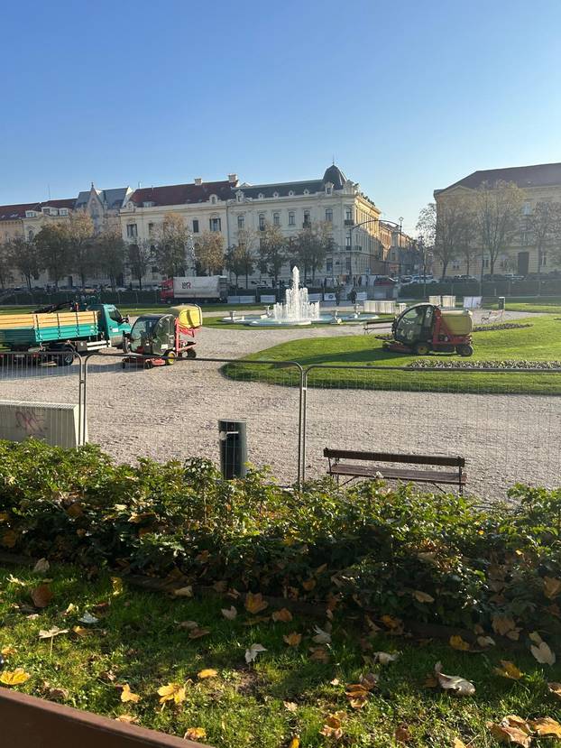 FOTO U Zagrebu se pripremaju za Advent: Slaže se klizalište...