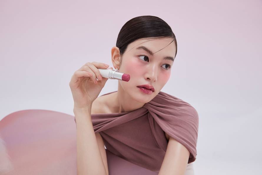 Zaboravite tešku šminku: Korejski makeup osvaja svijet, a sada stiže i kod nas
