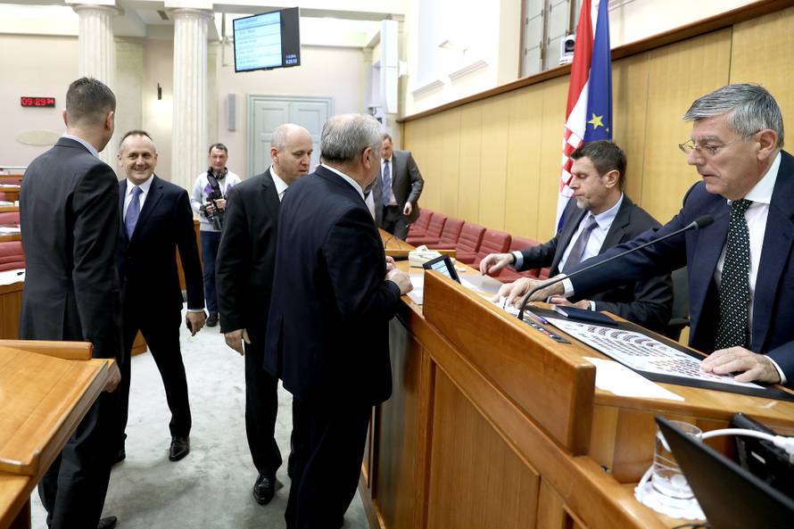 HNS i HSS u Saboru protiv poreza na nekretnine do 2018.