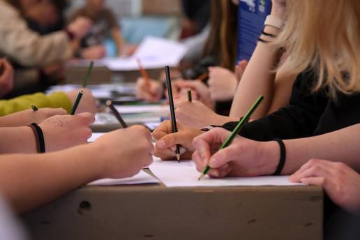 Hrvatski u&ccaron;enici lo&scaron;e pro&scaron;li na PISA testovima! HUP &zcaron;eli produljiti osnovnu &scaron;kolu