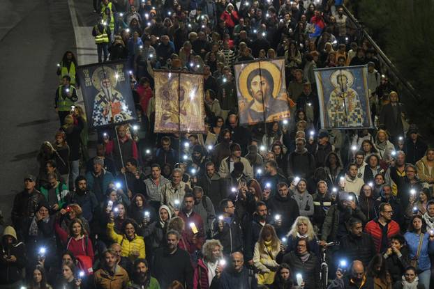 Beograd: Mirni prosvjedni mimohod u povodu 11 mjeseci od novosadske tragedije