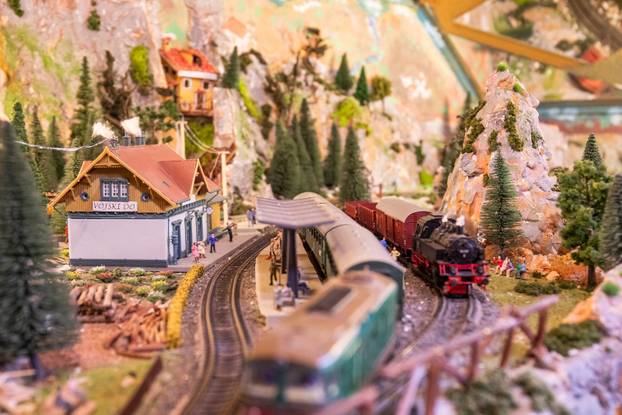 Oživio željeznicu koja je povezivala Konavle s Bečom: Pero je bajkovitu maketu gradio 12 godina