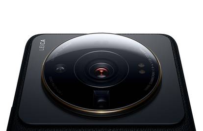 Xiaomi u novi 12S Ultra telefon ugradio ogromnu Leica kameru