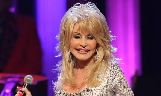 Dolly Parton spava našminkana jer želi biti spremna za kamere: 'Radim to tako već 40 godina...'