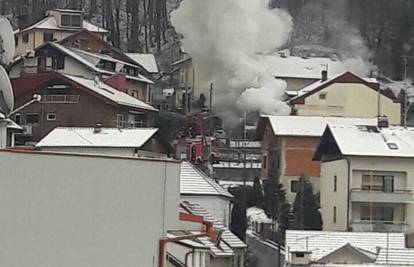 Požar  u garaži u Gračanima: U tijeku je gašenje, nema žrtava