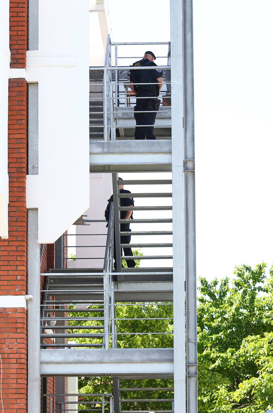 Policija s dugim cijevima čuva navodnog Mossadovog agenta