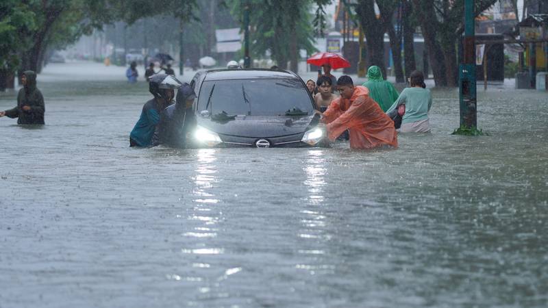 Stravične poplave na jugoistoku Azije: Poginulo više od 160 ljudi