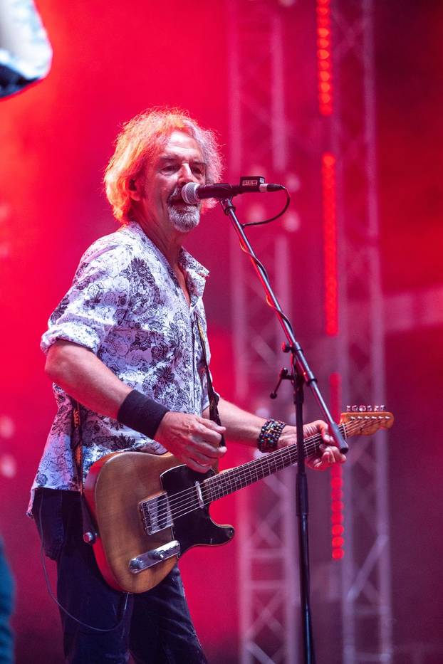 Pula: Parni valjak održao koncert u prepunoj Areni 