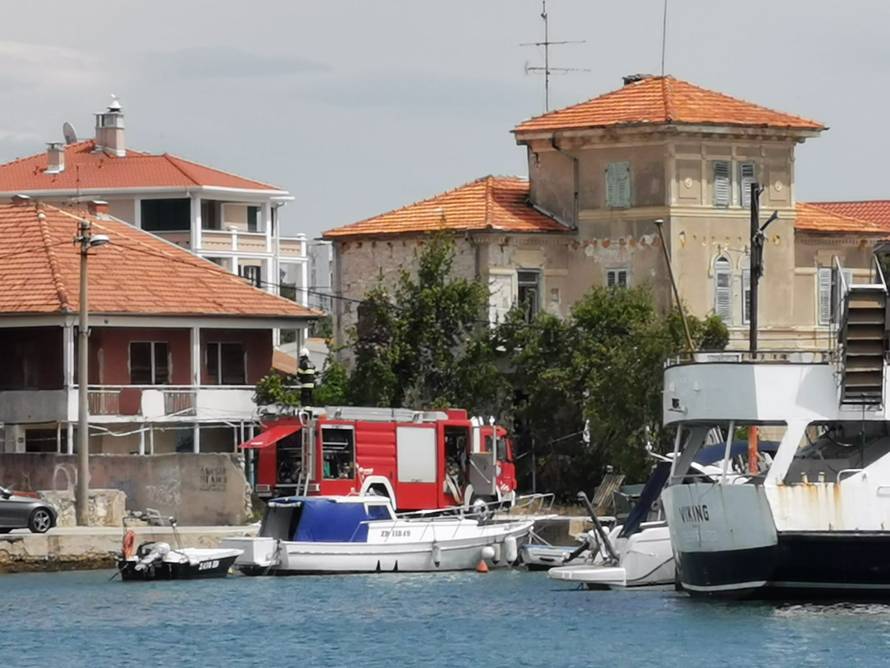 Buknuo požar na brodu u Zadru: 'Svuda se širio crni gusti dom'