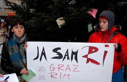 Vješali želje na bor: Nadaju se besplatnom školovanju