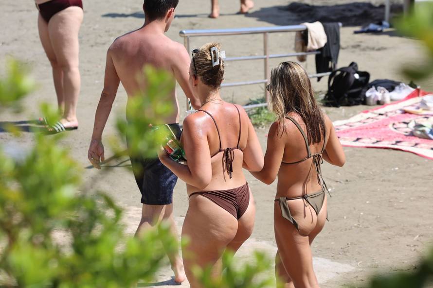 Split: Plaža Bačvice puna unatoč narančastom upozorenju