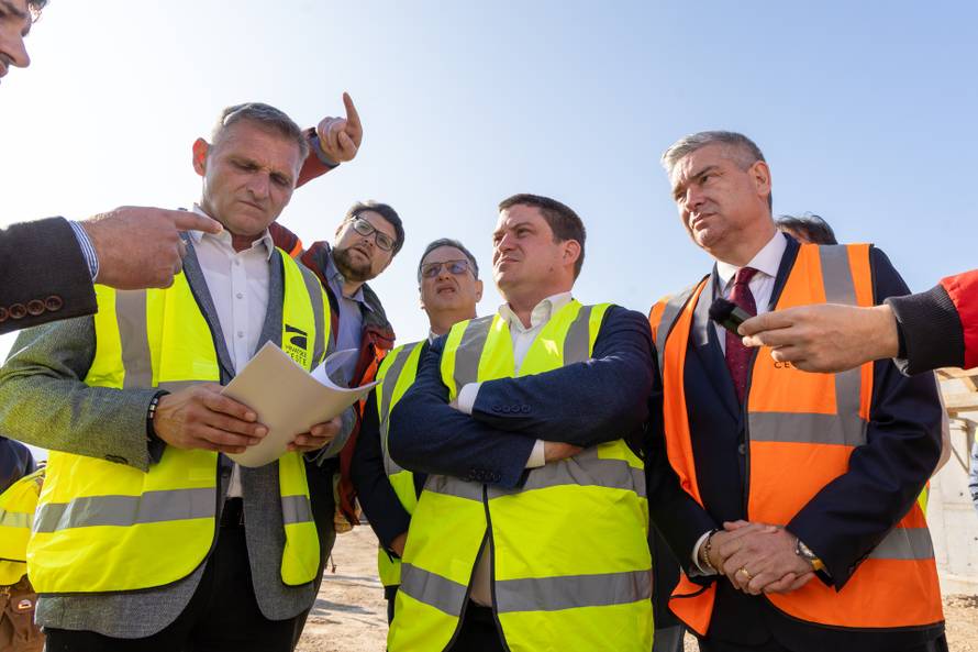Pula: Ministar Butković obišao je gradilište cesta DC66 i DC75 na dionici Veli vrh-Pula