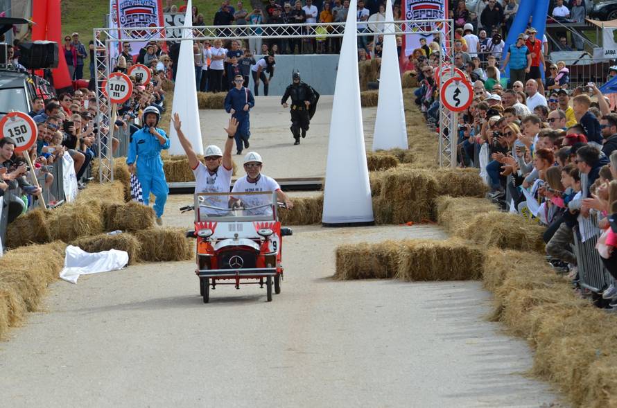 U Poreču ludovali genijalnim vozilima domaće proizvodnje