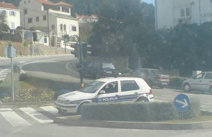 Policija parkirala na 'zebru' na ulazu u Dubrovnik