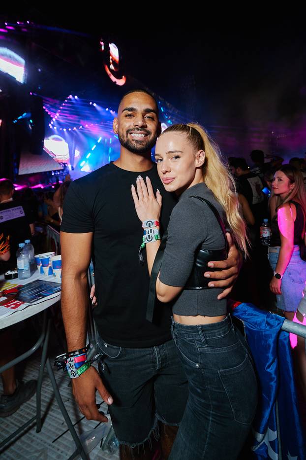 Poznati na Ultri: Zablistale su pjevačice Žanamari i Albina, a zabava nije prošla ni bez Jole