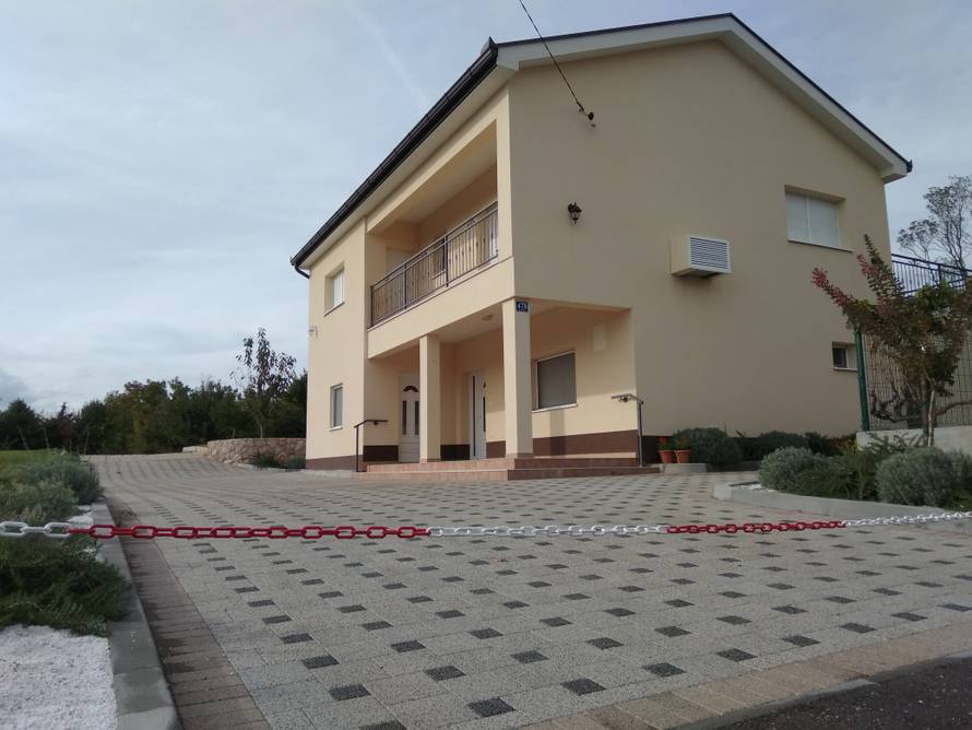 Vasini obiteljski dvori: Uredio kuću koju nije prijavio u kartici