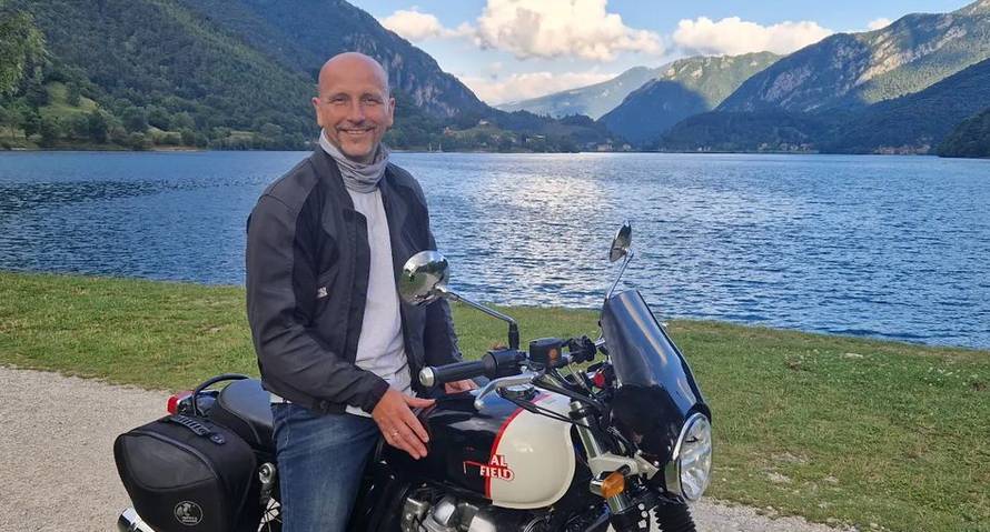 Stanković je pozirao s poznatim grudima u Italiji, pratitelji su ga pitali: 'Što će supruga reći?'