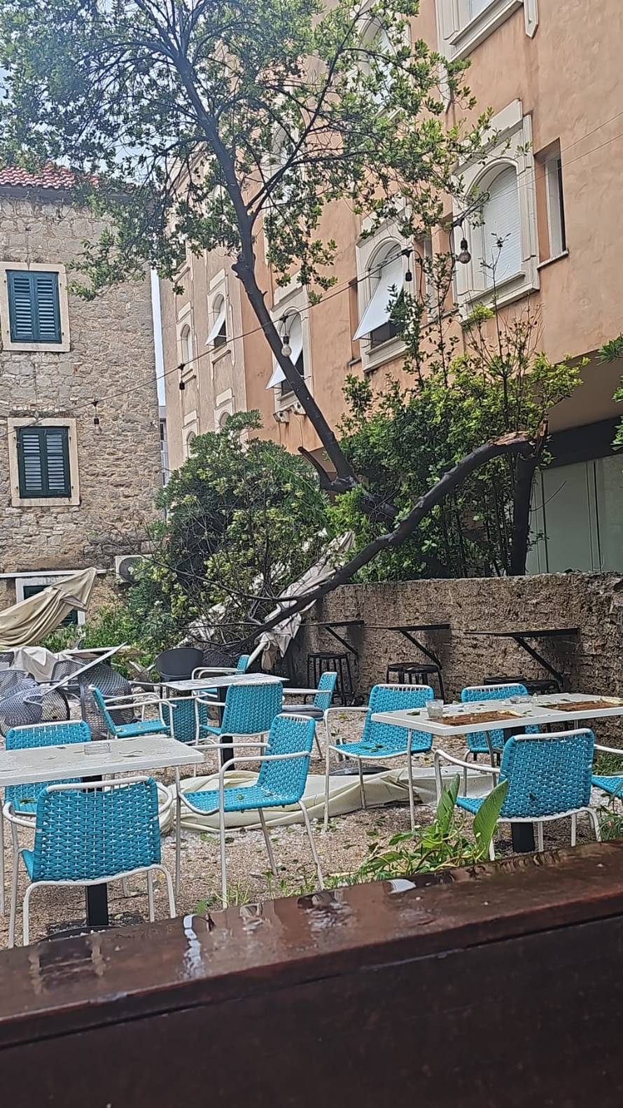 FOTO UŽASA Oluja  je poharala Split: 'Ovo je kao armagedon!'