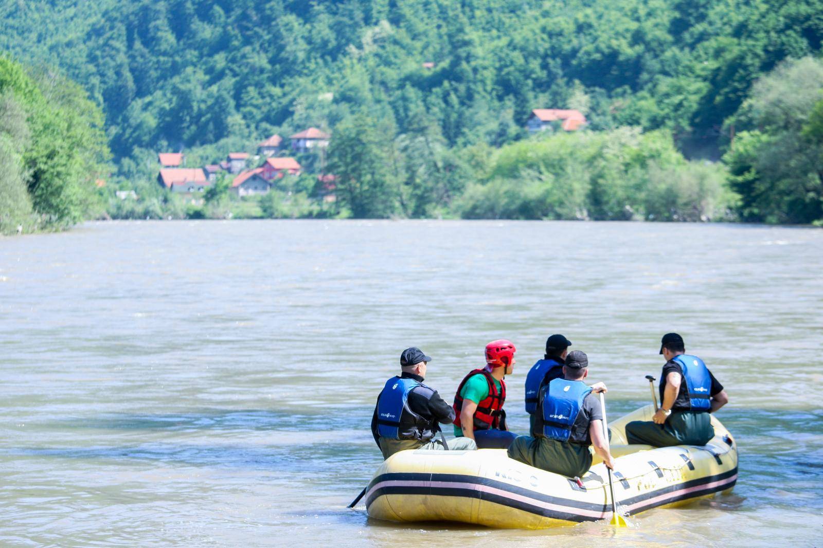 Pao u nabujalu rijeku: Dječaka iz Žepča traže već pet dana...