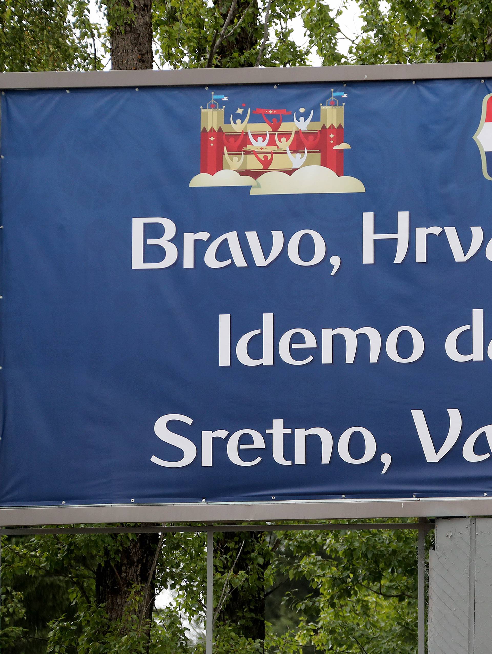 Do svidanja, Roščino! Lokalni školarci oduševili su Vatrene