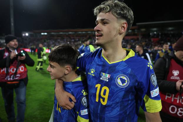 Zenica: Slavlje igrača Bosne i Hercegovine nakon što su svladali Italiju jedanaestercima