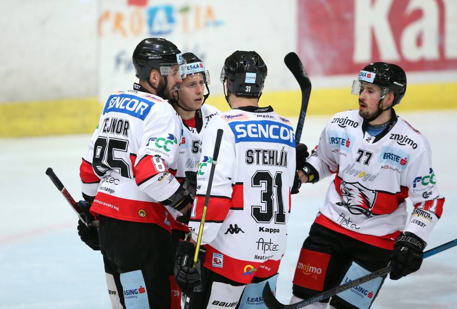 Medvjedi posuđivali igrače na dan utakmice i popili 7 komada