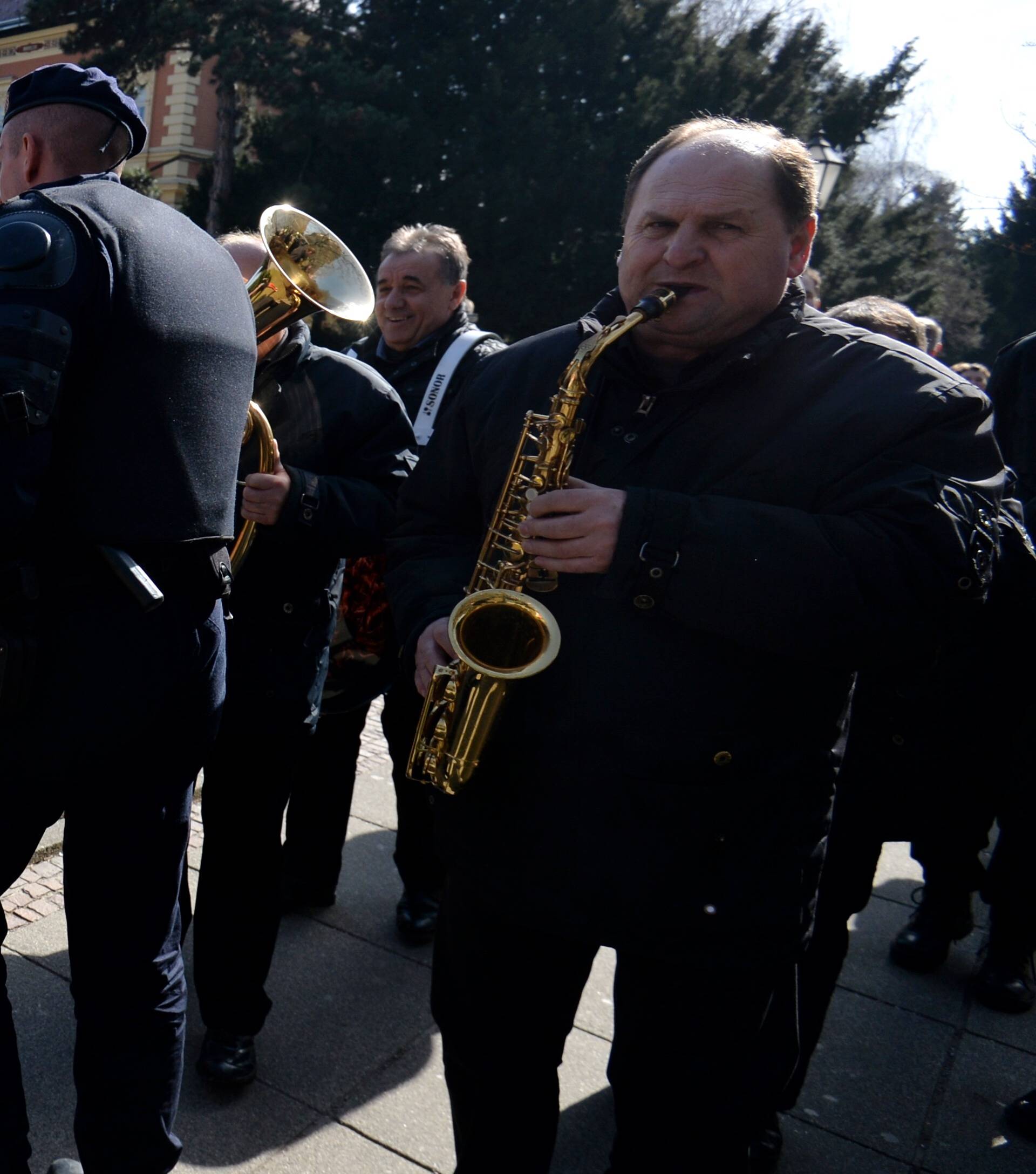 Marširali Zagrebom i prisegnuli na vjernost domovini i Trumpu!