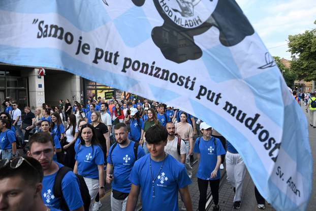 Zagreb: Povorka Antunovskog hoda na putu prema bazilici svetog Antuna Padovanskog