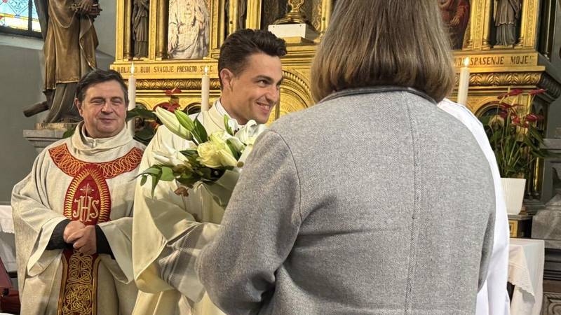 Samoborke se hvale: 'Imamo najzgodnijeg svećenika', 'Sad će crkva svaki put biti krcata...'