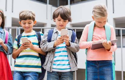 Djeca u dobi od 5 do 10 godina već posjeduju mobilne telefone