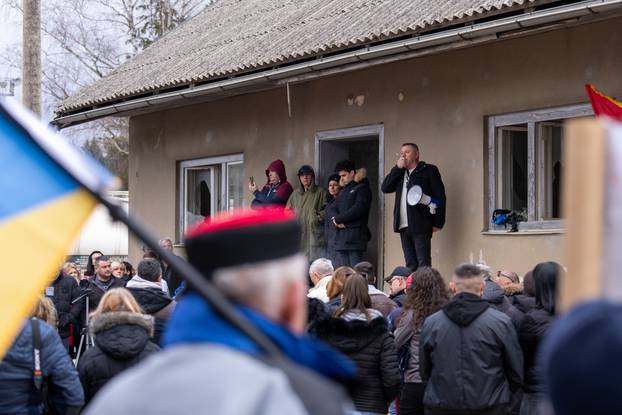 U Gospiću održan prosvjed radi odlaganja opasnog otpada 