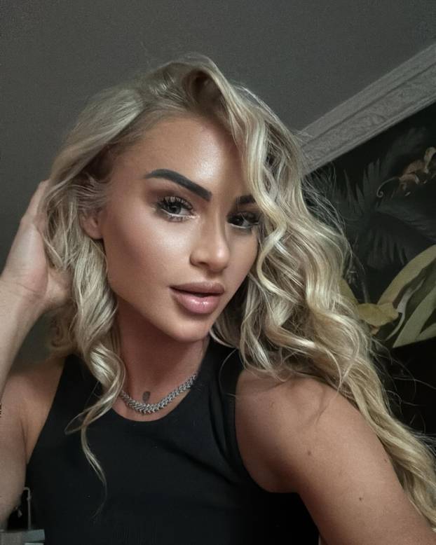 FOTO Slavlje Švicarki pratila je s klupe, a kada je izašla na teren proslaviti - gledali su samo nju