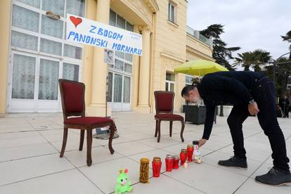 Opatijski Kukali kupanjem na Lidu oprostili se od Đorđa Balaševića