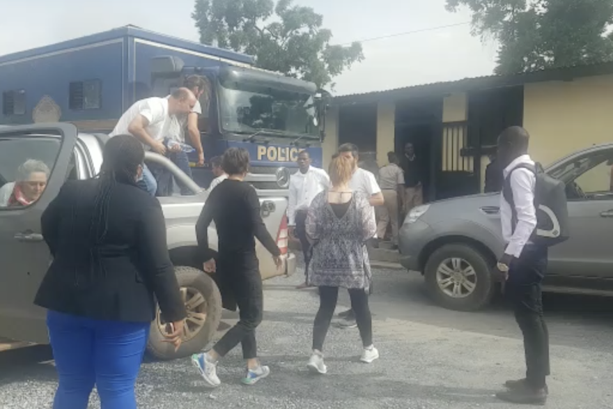 Specka Hrvati optuženi za trgovinu ljudima zbog posvajanja djece u Zambiji stigli na sud