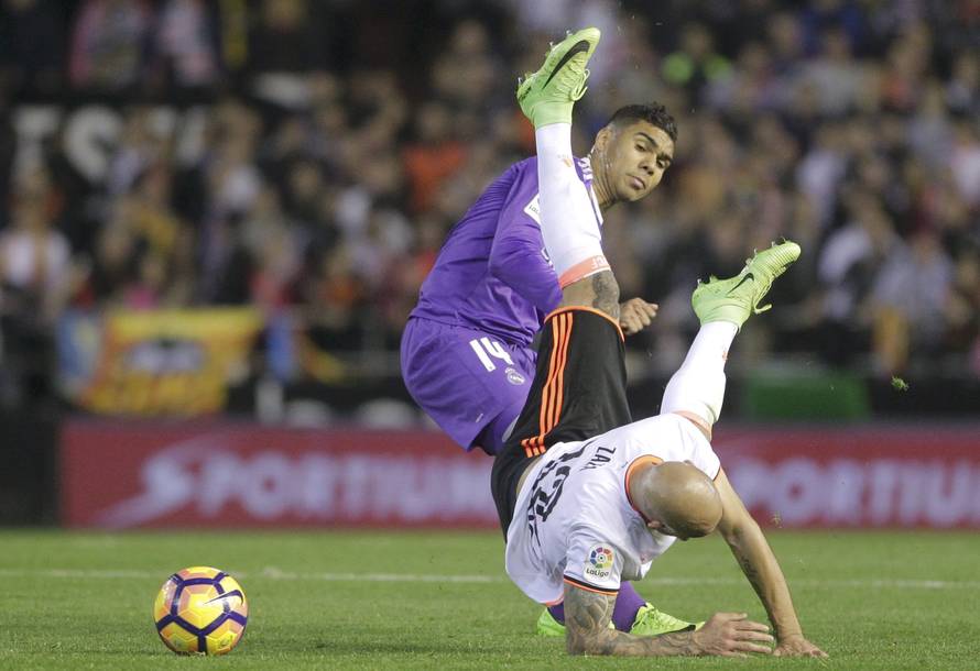 Football Soccer - Valencia v Real Madrid - Spanish La Liga Santander