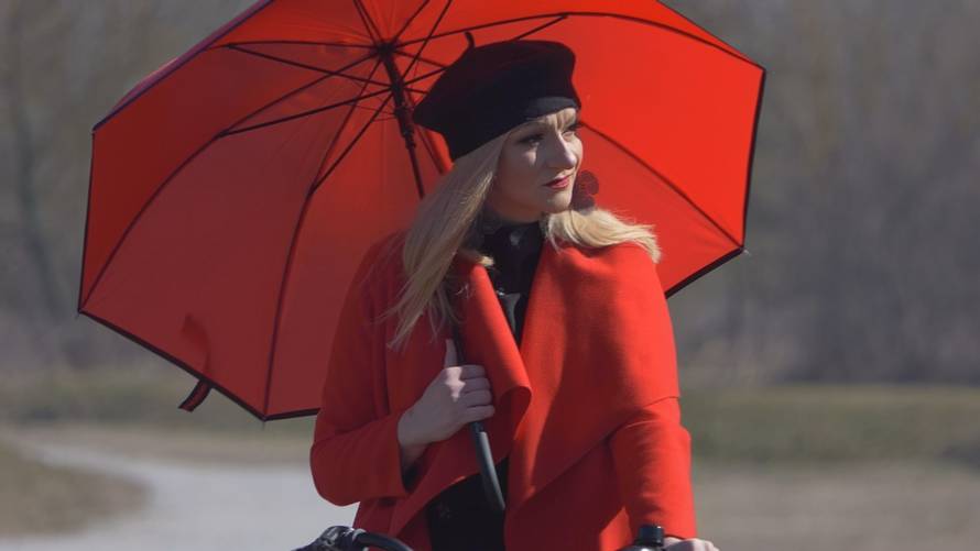 Dvostruka snaga: Oni stoje iza hit TV emisija, a njihov bend osvaja evente!