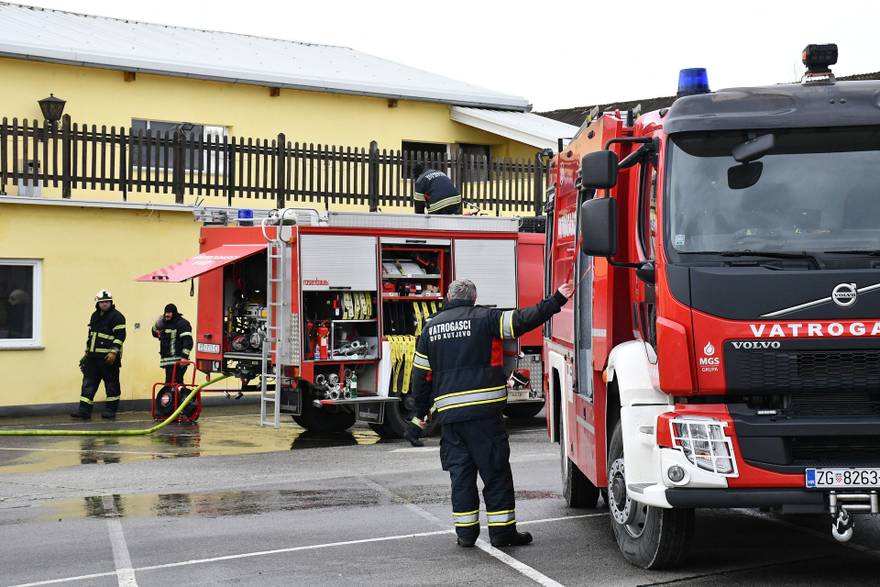 Grabarje: Izbio po&zcaron;ar u objektu sve&ccaron;ane dvorane Gala